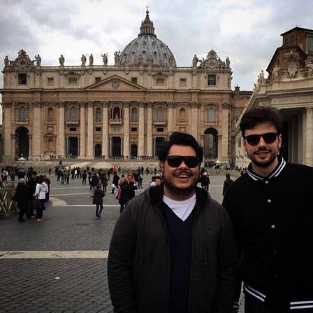Marcus Majella e Anderson Farinelli na Grécia (Crédito: Reprodução/ Instagram)