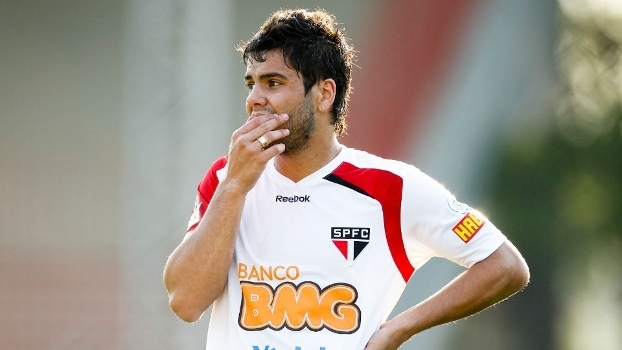 Henrique com a camisa do São Paulo, em 2011 (Crédito: Gazeta Press)