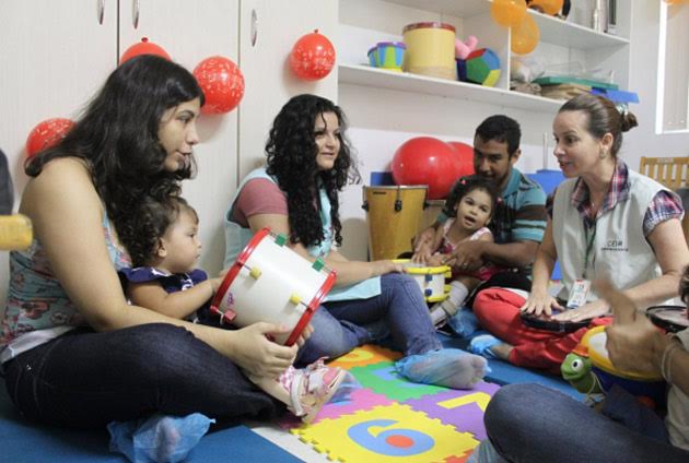 Atendimento de musicoterapia para bebês do Ceir