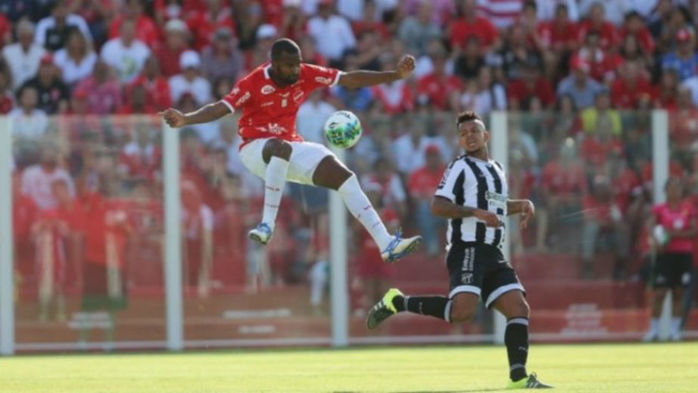 Ceará vence Vila Nova por 4 a 3 e segue no G-4