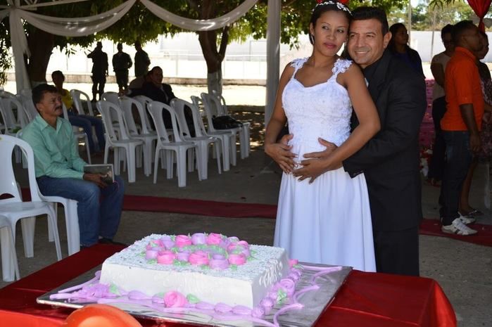 Cerimônia de casamento foi realizada neste sábado