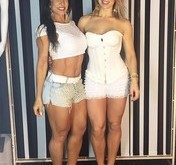 Scheila Carvalho e Sheila Mello posam juntas e recebem elogios