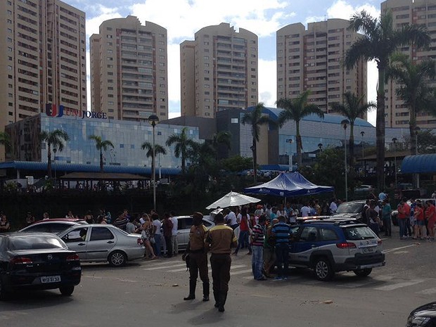 Multidão na Unijorge (Crédito: Reprodução)