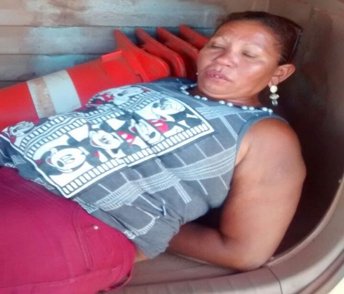 Mulher presa acusada de furto (Crédito: Reprodução)