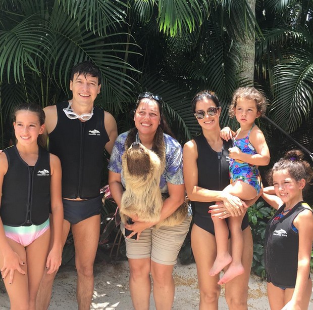 Rodrigo Faro curte férias com mulher e filhas em Miami (Crédito: Reprodução)