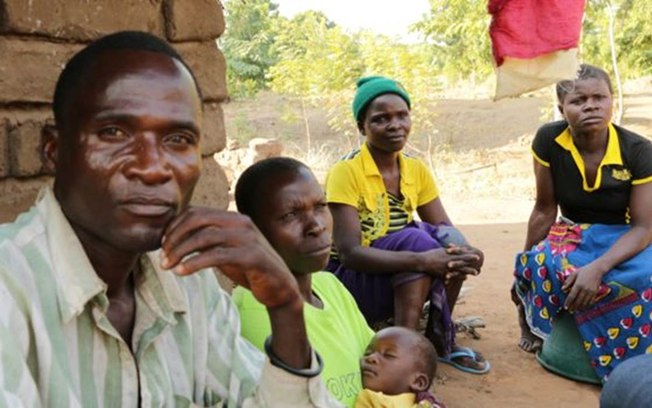 Aniva com sua família (Crédito: BBC)