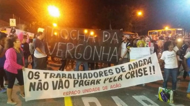 Tumulto em Angra dos Reis interrompeu passagem da tocha olímpica (Crédito: Reprodução)
