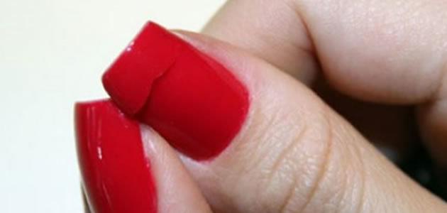 7 erros que deixam suas unhas fracas