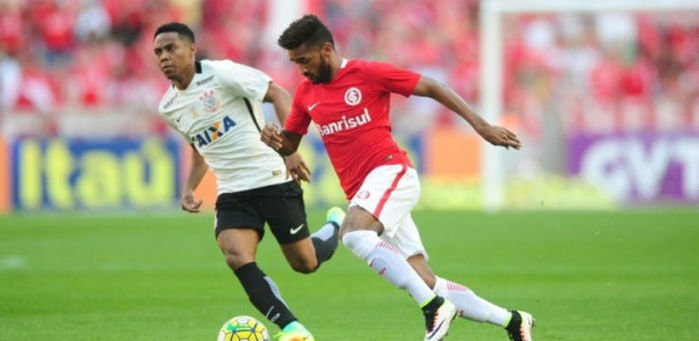 Elias voltou ao time titular e foi decisivo (Crédito: Internacional)