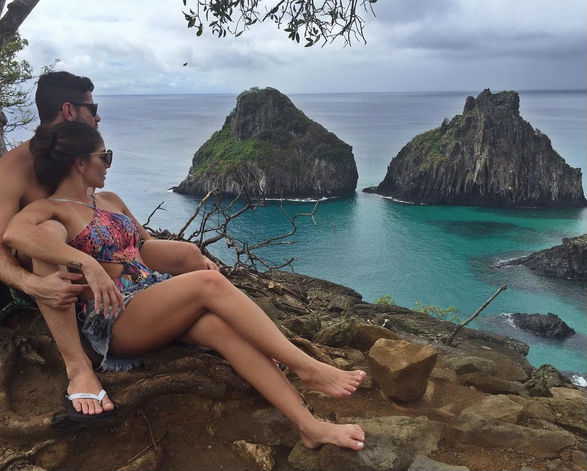 Anamara mostra o corpão e posa com o namorado em ilha paradisíaca (Crédito: Reprodução)