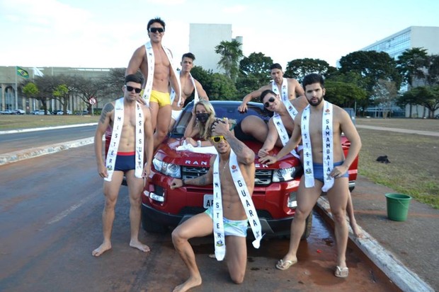 MC Bandida e candidatos ao Mister DF (Crédito: Divulgação)