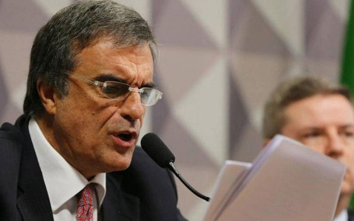 Cardozo leu defesa de Dilma no Senado (Crédito: Divulgação)