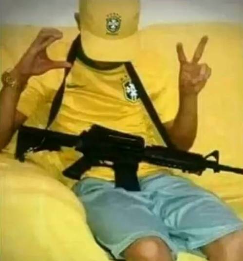 Jovem persegue e executa ex-namorada com tiros de fuzil (Crédito: Reprodução)