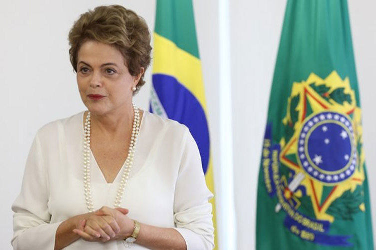 Dilma: "Estou sendo vítima de uma farsa jurídica e política"