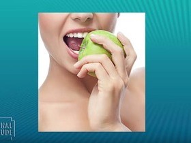 Comer maçã, contribui na escovação dos dentes? Saiba aqui!