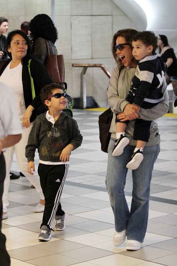 Wanessa com os filhos (Crédito: Agnews)