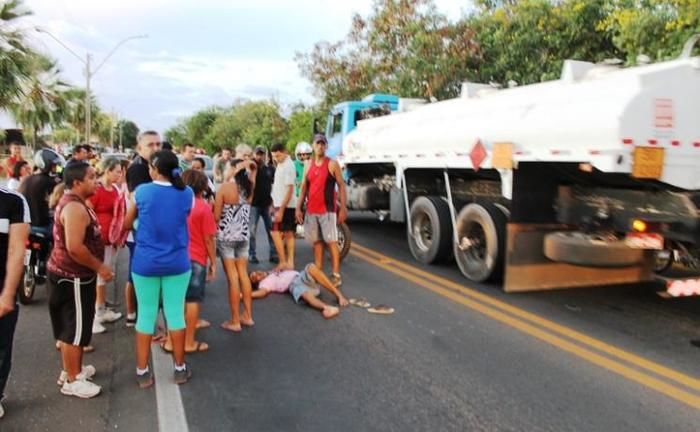Motoqueiro colide com ciclista e fica desacordado em Campo Maior (Crédito: Reprodução)