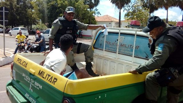 Homem é preso após assaltar jovem em José de Freitas (Crédito: Reprodução)