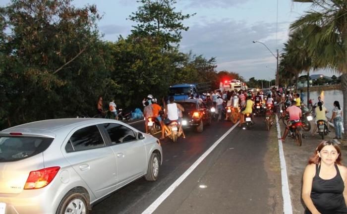 Motoqueiro colide com ciclista e fica desacordado em Campo Maior (Crédito: Reprodução)