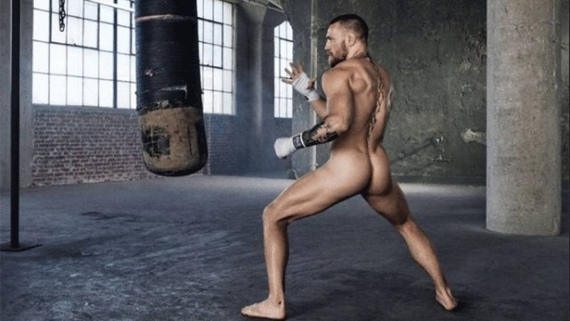 McGregor e atleta transgênero fazem ensaio nu para revista dos EUA (Crédito: Reprodução)