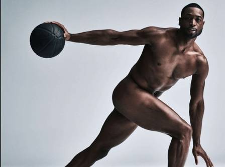 McGregor e atleta transgênero fazem ensaio nu para revista dos EUA (Crédito: Reprodução)