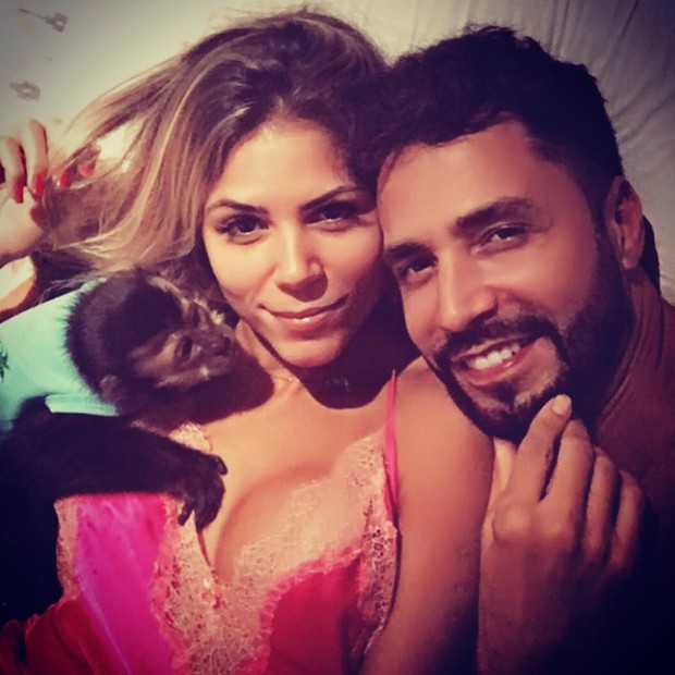 Latino e Fabi Araújo (Crédito: Reprodução)