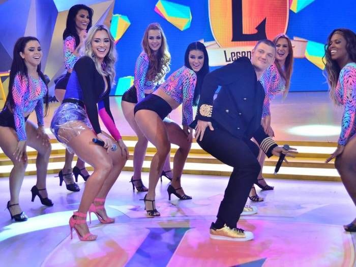 Marcos Mion sensualiza em banho com Nick Carter, do Backstreet Boys (Crédito: Reprodução)