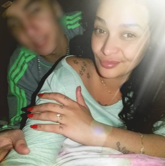 Mulher tinha relacionamento com os dois (Crédito: Reprodução)