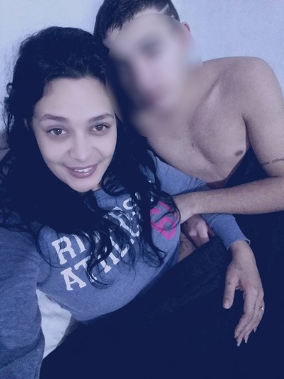 Mulher tinha relacionamento com os dois (Crédito: Reprodução)