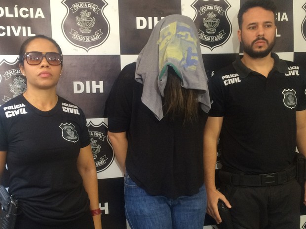 Professora presa acusada de matar a própria filha (Crédito: Vitor Santana/G1)