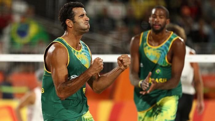 Pedro Solberg (à esquerda) e Evandro comemoram (Crédito: Getty Imagens)