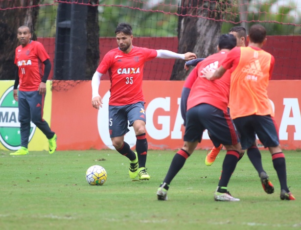 Diego já treina no Flamengo (Crédito: Uol)