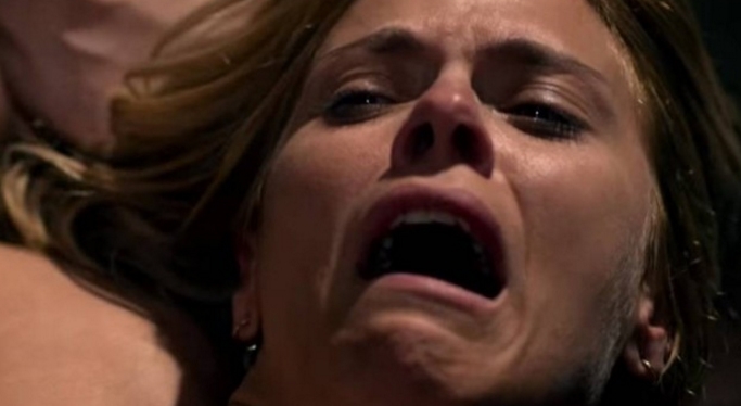 Carolina Dieckmann encara cenas de estupro em novo filme (Crédito: Reprodução)