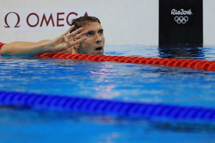 Phelps ganha os 200m medley (Crédito: Reuters)