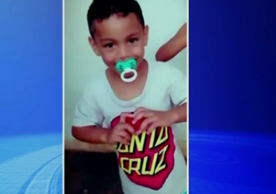 Mãe usuária de drogas, espanca filho de 4 anos por causa de R$ 10 (Crédito: Reprodução)