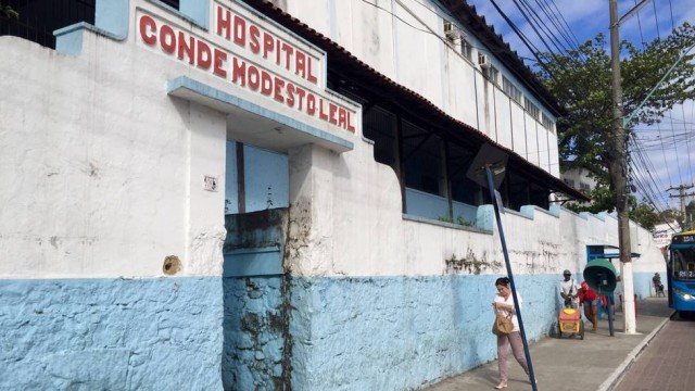 Recém-nascido é abandonado em caixa de papelão no Rio de Janeiro (Crédito: Reprodução)