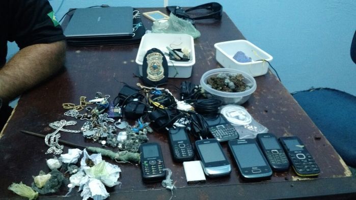 Objetos encontrados na penitenciária de Parnaíba