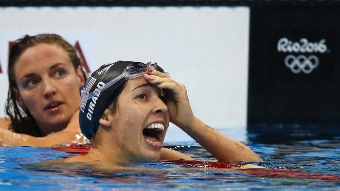 Maya DiRado comemora ouro nos 200m costas ao bater Katinka Hosszu (Crédito: Reuters)