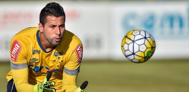 Fábio sofreu uma grave lesão e retornará aos gramados somente em 2017 (Crédito: Reprodução)
