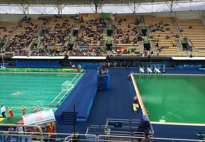 Piscinas esverdeadas no Parque Olimpico (Crédito: Reprodução)