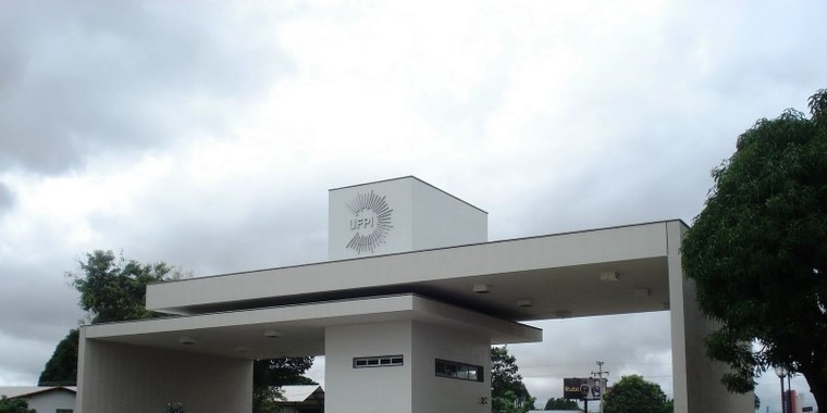 UFPI divulga concurso para professor com salários de até R$ 9 mil