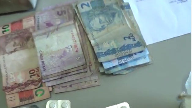 Dinheiro apreendido com os três (Crédito: Rede Meio Norte)