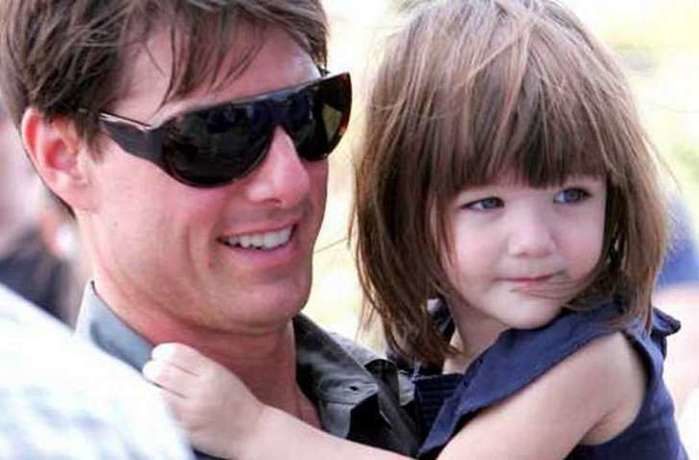 Tom Cruise e Suri (Crédito: Divulgação )