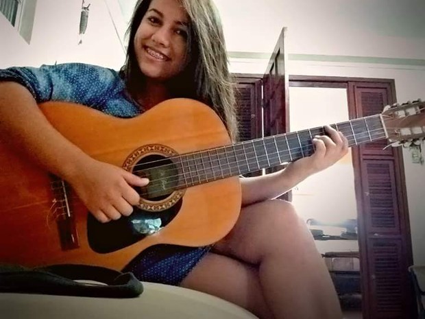 essika de Sousa Almeida morreu após cair de um ônibus (Crédito: Arquivo Pessoal)