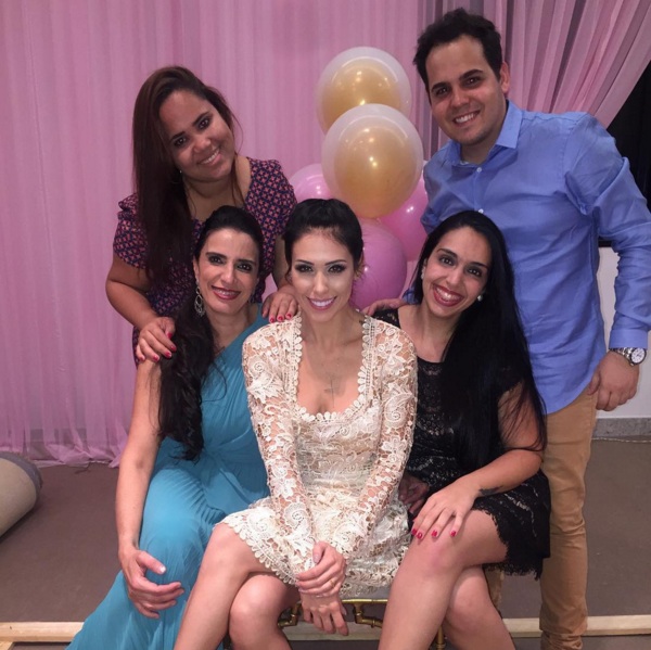 Bella Falconi celebra o aniversário de um ano da filha (Crédito: Reprodução)