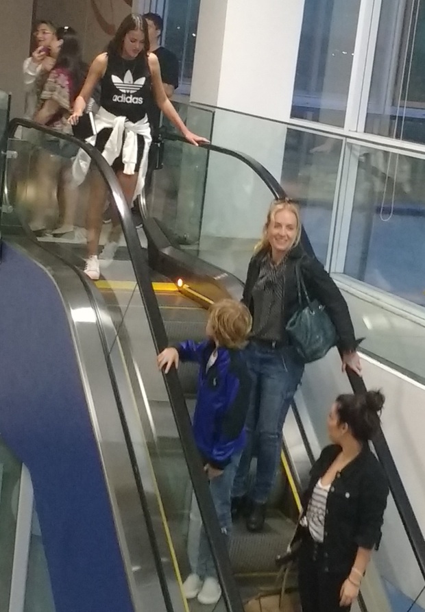 Neymar e Bruna Marquezine almoçam juntos em shopping no Rio (Crédito: Reprodução)