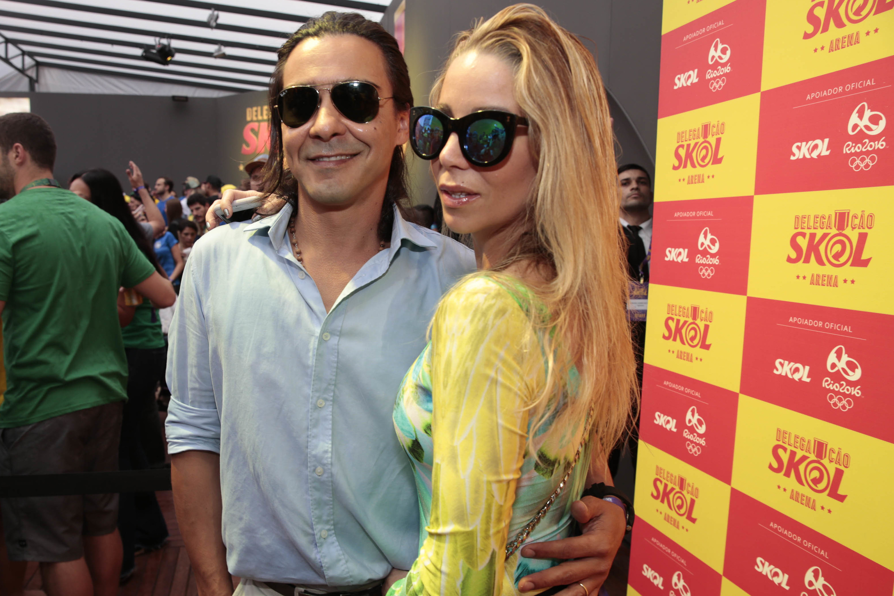 Danielle Winits e André Gonçalves anunciam casamento para Outubro