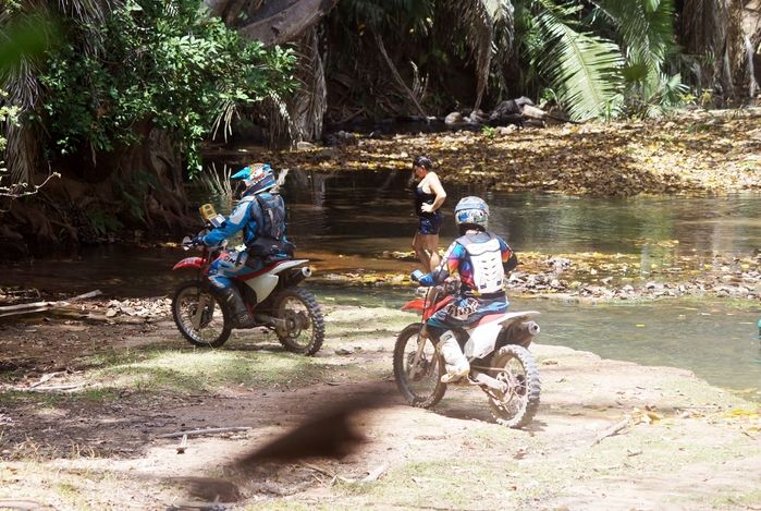 Pilotos passando próximo ao Poço Azul - Monsenhor Gil
