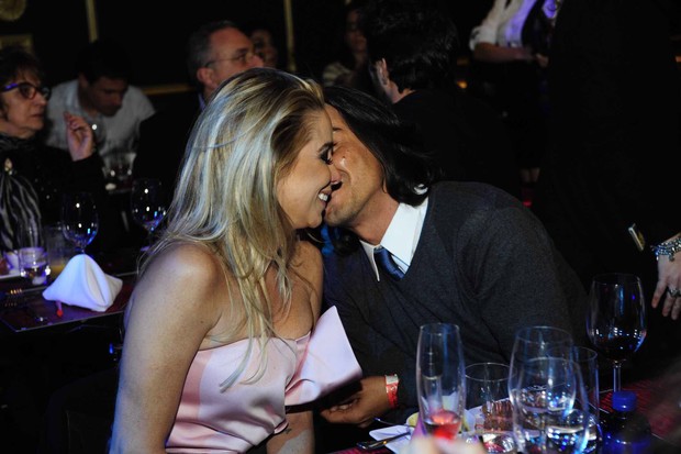 Danielle Winits e André Gonçalves (Crédito: Ego)