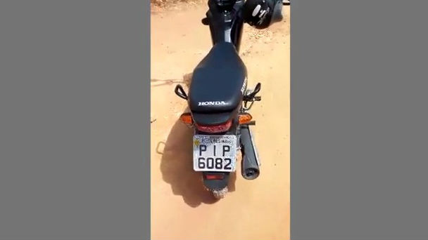Moto modelo Pop recuperada pela polícia (Crédito: Rede Meio Norte)